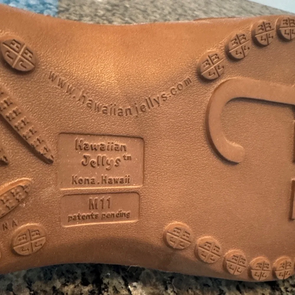 Hawaiian Jelly’s Brown Sandals with White Accents EUC 11